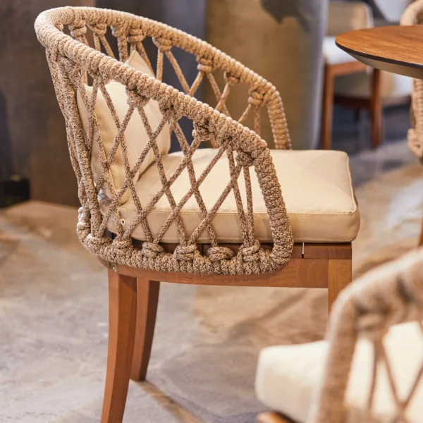 Silla Angie Losando scaled